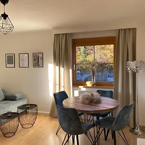 Gemuetliche Mit Gartenblick Apartment Innsbruck