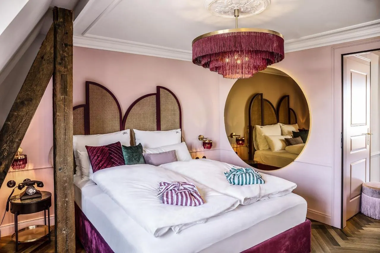 Hotel Josefine Vienne 4*,